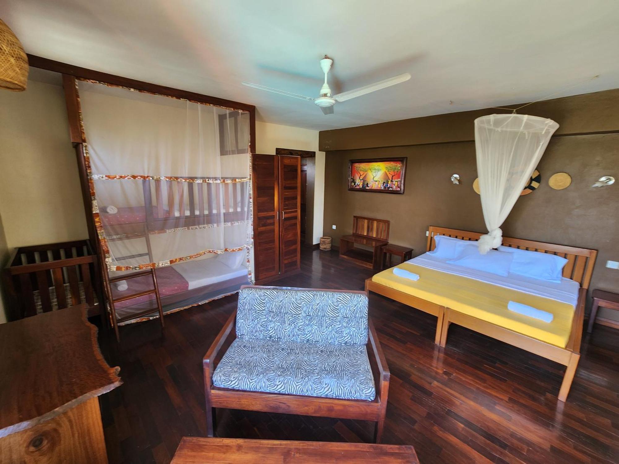 Surjios Guest House Jinja Exterior photo