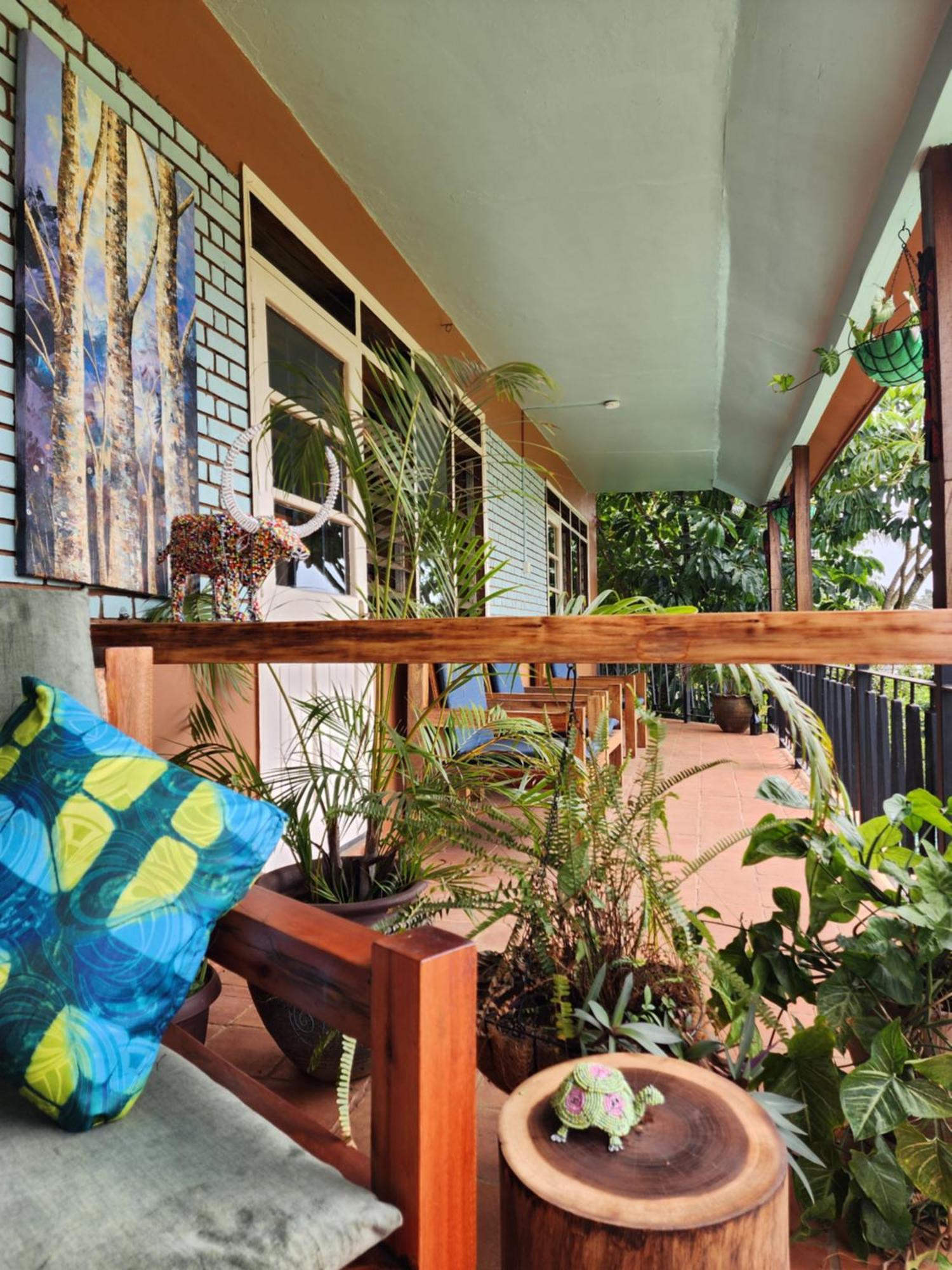 Surjios Guest House Jinja Exterior photo